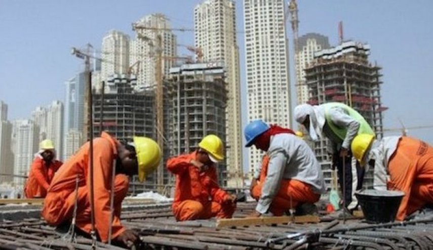 “أوبزيرفر” البريطانية : الإمارات تفرض العبودية على العمال